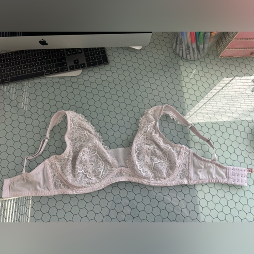 Lace Underwire Bra in Light Pink